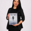 Evy Gavidia autora salvadoreña del libro Sigo Aquí